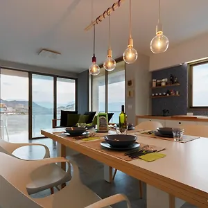Seafront House On The Bay Appartement